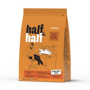 Корм сухий HalfHalf для стерилізованих котів із яловичиною 300 г